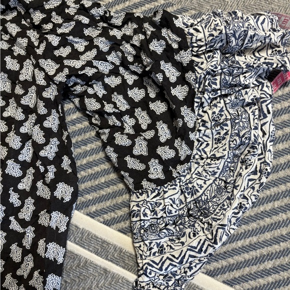 Beautiful Blue and White Flowy Long Sleeve Blouse - Picture 8 of 13